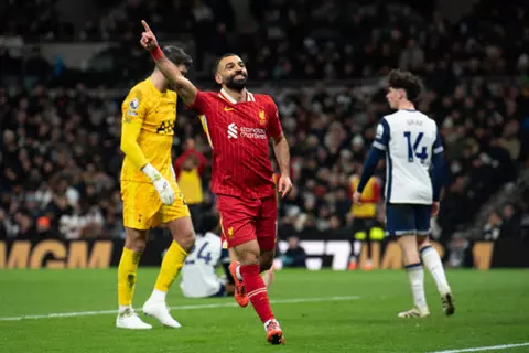 لارتباطه بمهمة وطنية.. ليفربول يفتقد فعالية صلاح أمام توتنهام بالدوري الإنجليزي